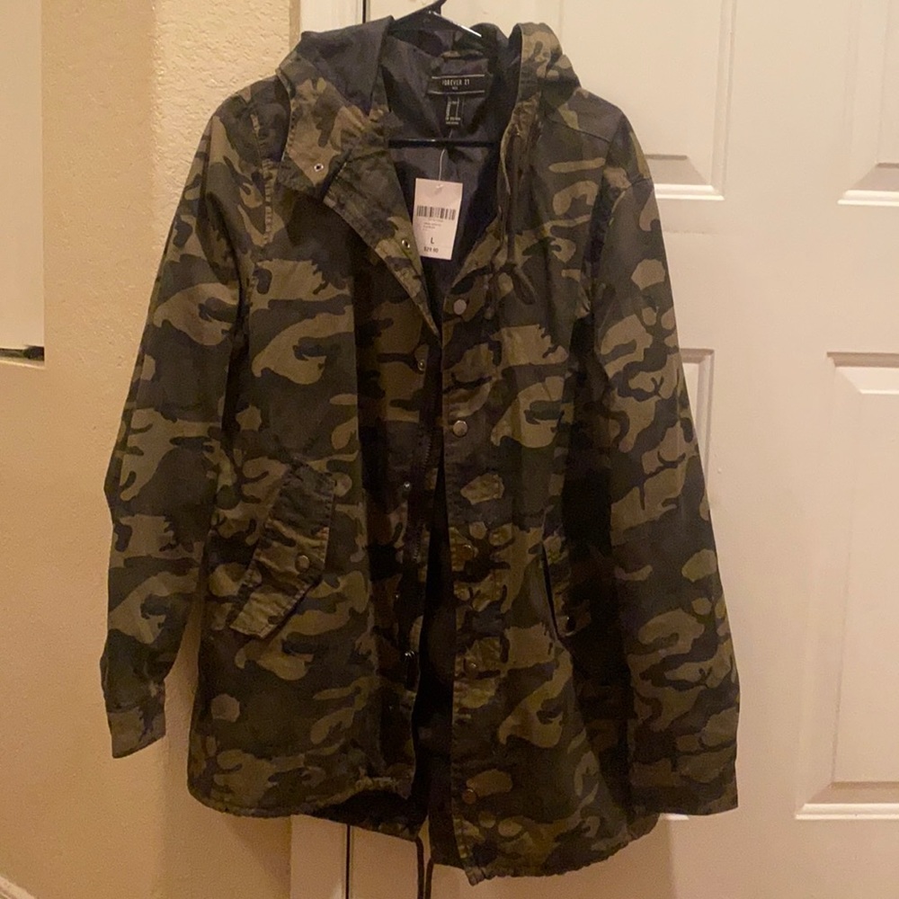 Men’s Forever 21 camo jacket new with tags